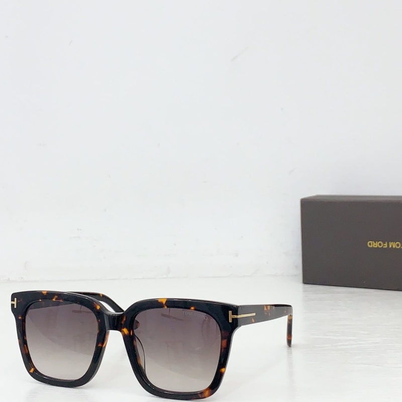 TOM FORD